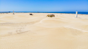 Dune de plage désertique d'Andaboy