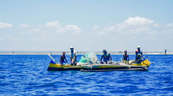 Les pêcheurs dans le circuit croisière en pirogue vezo