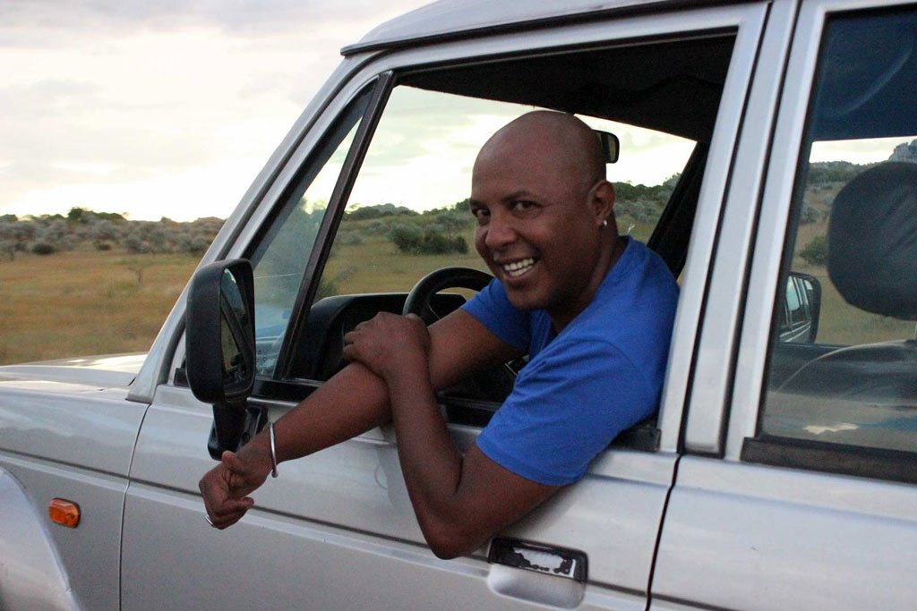 Chauffeur-mécanicien bilingue de Madagascar Circuits Tours